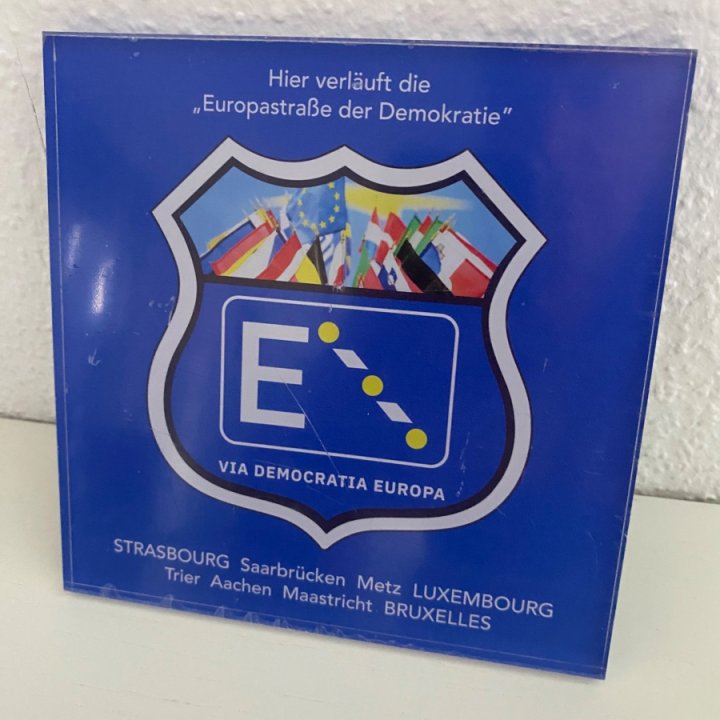 Route plaque